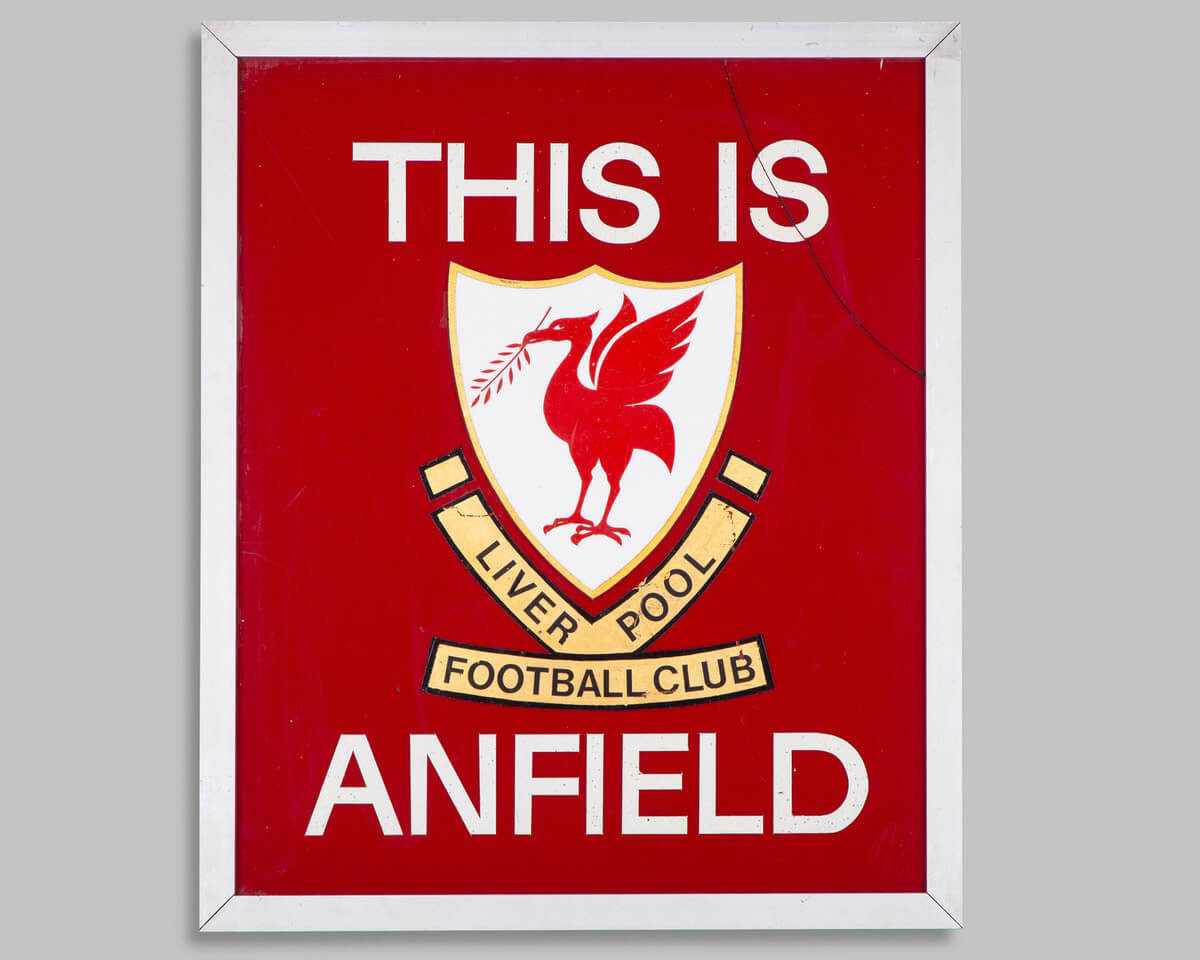 หลักฐานภาพถ่ายของป้าย This Is Anfield รุ่นดั้งเดิม