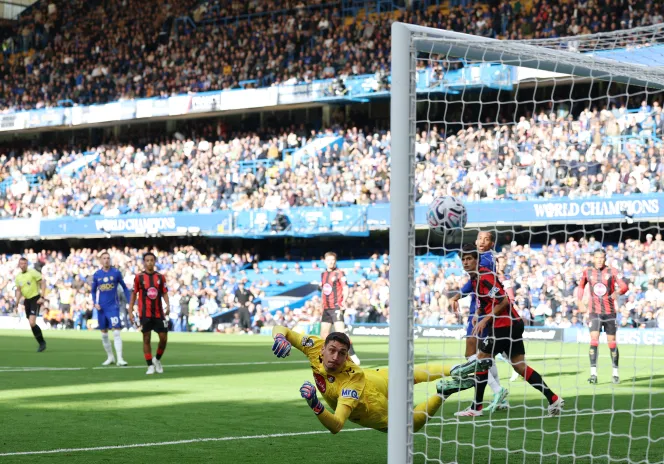 จอร์แดน เฮนเดอร์สันฉลองประตูให้เชลซีในเกมชนะบอร์นมัธ